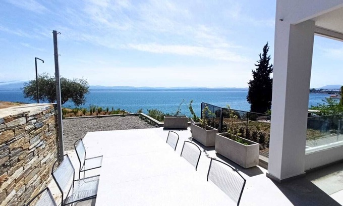 Eretria House | Seafront villa with private beach 1hr from Athens - MBH1