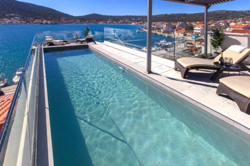 Vinisce Villa | Seafront villa with roofpool, perfect getaway