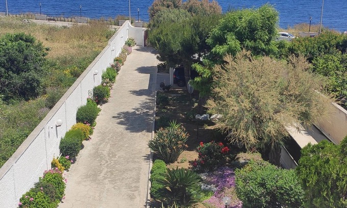 Bari Apartment | Seagull Apartment Bari sleeps 6, sea view with free parking