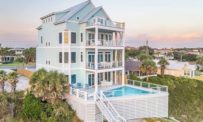 Hollywood Beach House | "Seahorse" Large Family Beachfront Home w/Private Pool & Game Room