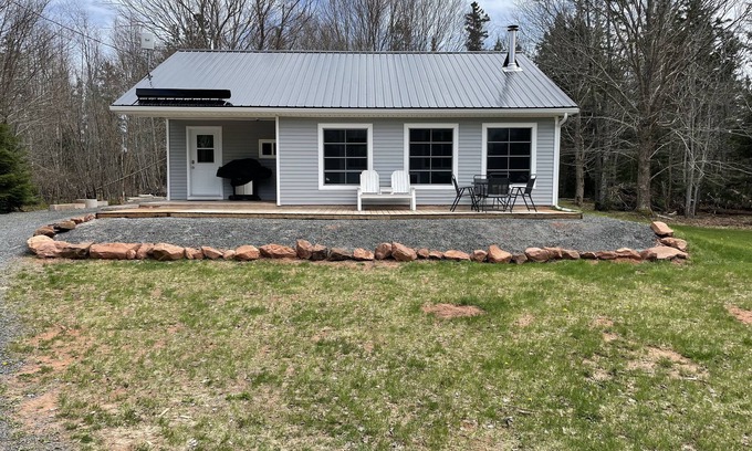 Naufrage Cottage | Seal River Oasis with Beach Access
