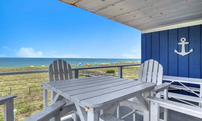 North Carolina Coast Apartment | Seas the Day in Carolina Beach