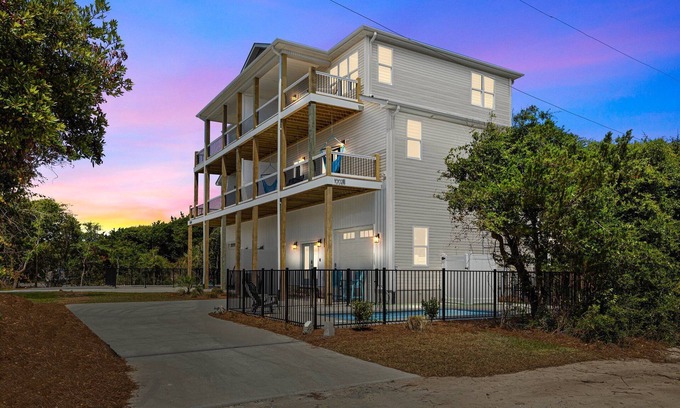 Emerald Isle House | Seas Your Moment - NEW CONSTRUCTION, Pool, Elevator, VERY Short Walk to Beach