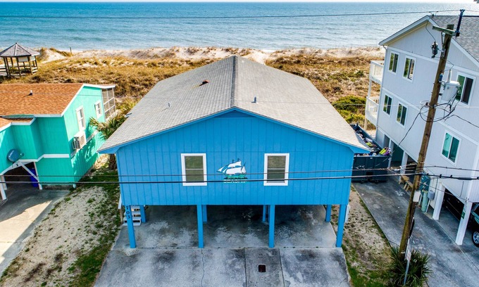 Carolina Beach House | Seaship | Oceanfront + Private Beach Walkway!