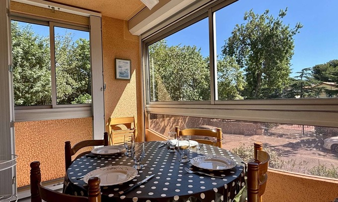 Plage d'Argeles Apartment | Seaside Apartment with Pool, 100m from Beach – Sleeps 4, Pet Friendly, Parking Included