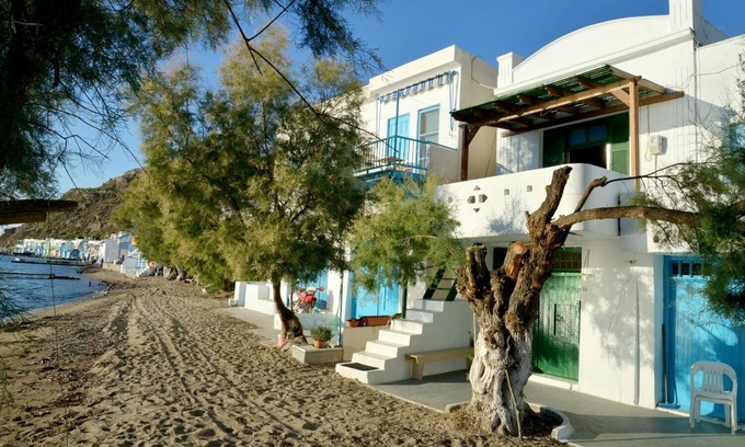 Tripiti Apartment | Seaside Apartment in Klima, Milos, Ground floor