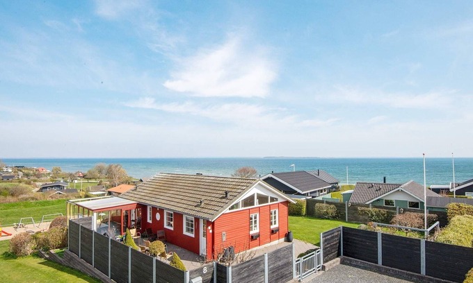 Hejlsminde Strand House | Seaside Escape with Views - By Traum Ferienwohnungen