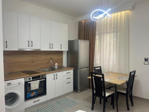 Shengjin Apartment | Seaside Family Apartament 1