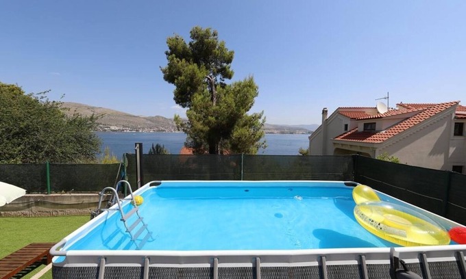 Okrug Donji House | Seaside family friendly house with a swimming pool Okrug Donji, Čiovo (K-14348)