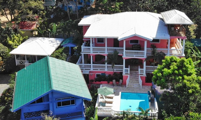 Antoneys Cay Apartment | Seaside Inn: Tortuga-Top floor with Amazing View-Private Pool! West Bay Beach!