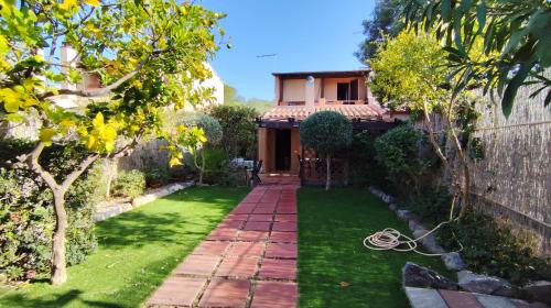 Quartu Sant'Elena House | Seaside Retreat in Capitana