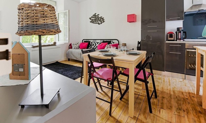 Isigny-sur-Mer Apartment | Seaside Serenity in Normandy