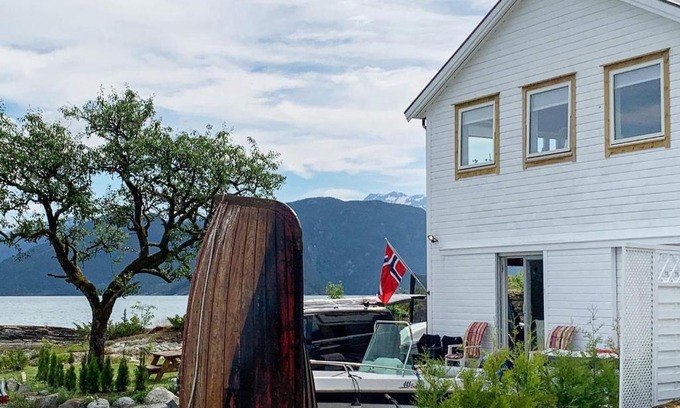 Kvam House | Seaside Serenity in Hardangerfjord-By Traum