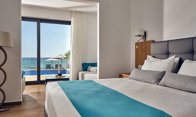 Neromilos Hotel | SeaSide Suite with Private Pool