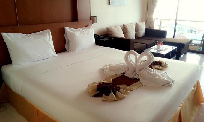 Tha Thaewawong Hotel | Seaview Sriracha Hotel