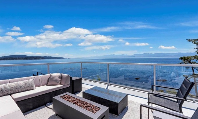 Otter Point House | Seawood Oceanfront Suite - the ocean is only seconds outside your door.