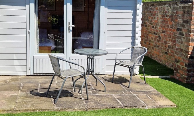 Storwood Cabin | Secluded Cabin Close to the Yorkshire Wolds on old Railway Line