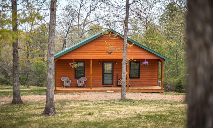 Steelville Cabin | Secluded Getaway with Private Meramec River Access and Floating