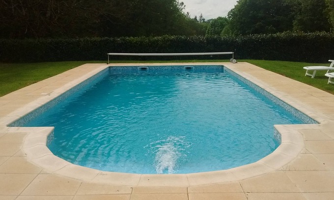 Mont-Saint-Jean Cottage | Secluded gite in the grounds of a chateau with private fishing