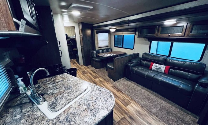 Bridgeport House | Secluded Lakeside RV Experience