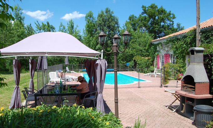 Pereuil House | Secluded Luxury House. Private Pool. Between Cognac, Angouleme, Royan. Bordeaux.