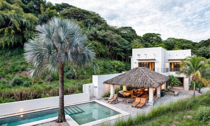Canafistula Villa | Secluded Luxury Hilltop Villa In Monkey Jungle - Gated Community - Tamarindon
