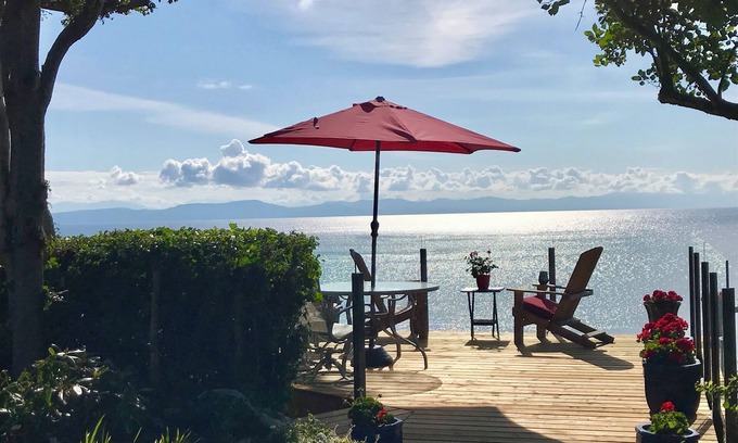 Comox House | Secluded Sandy Beach All To Yourself! Panoramic Ocean and Mountain views.