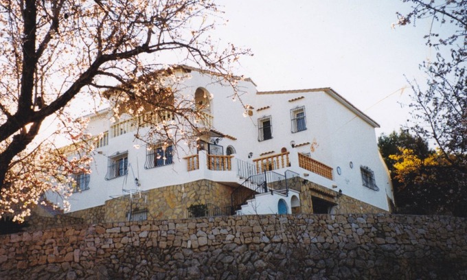 Benidoleig Villa | Secluded, Spacious, Luxury Villa & Swimming Pool in Beautiful Rustic Location