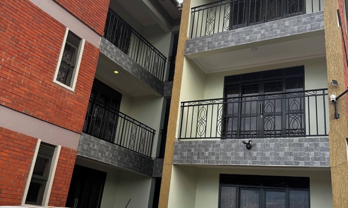 Kampala Apartment | Secure Home: Free WiFi&Washer, 10min to Acacia Mall, 15min to City Centre.