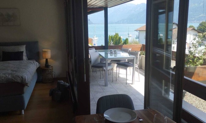 Faulensee Apartment | Seesicht 20min zur Cloy Pier crash landing on younn