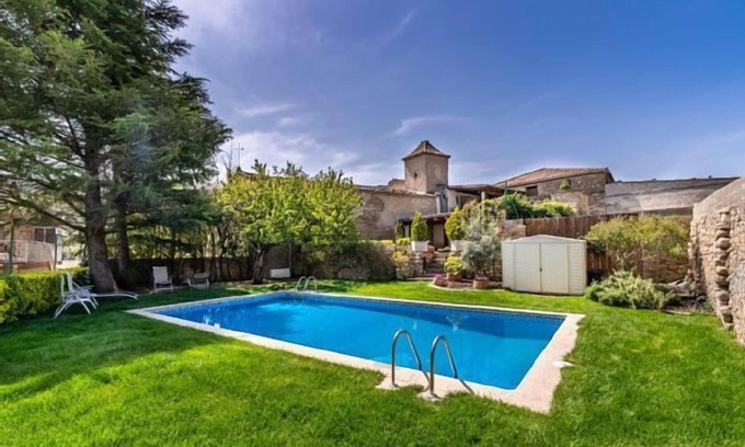 Catalonian Pyrenees Cottage | Self catering La Rectoría de Clariana for 10 people