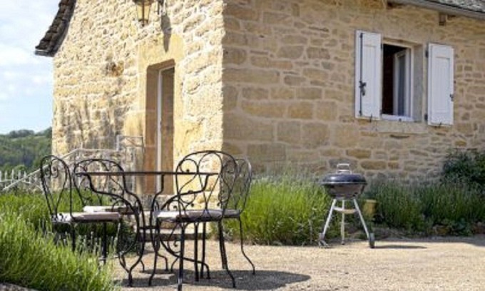 Castelnau-de-Mandailles House | Self-contained 2-4 person gîte with shared pool