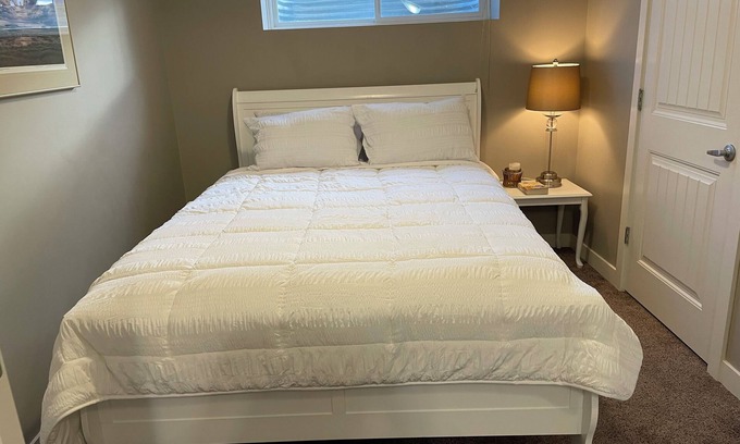 Edmonton Apartment | Self contained-executive suite