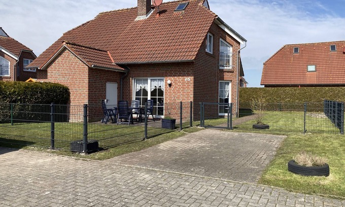 Neßmersiel House | Semi-detached house near the dike and at the end of the cul-de-sac!
