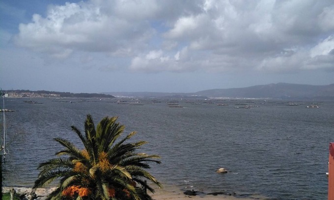 Vilanova Condo | semi new apartment on the beach