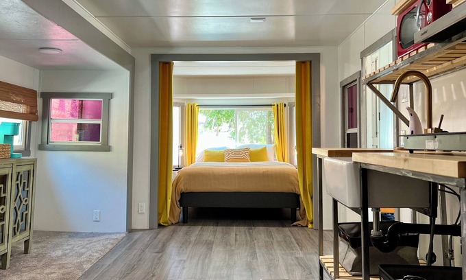 Alta Sierra Cabin | Sequoia: Pine View Trailer-Featured on HGTV!