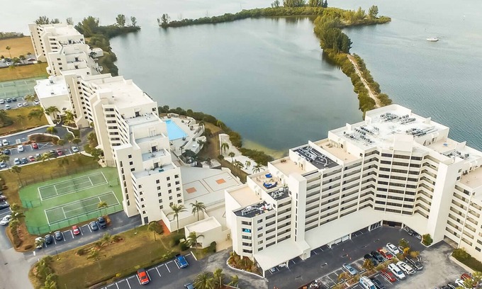 Hudson Condo | Serene 1 Bed/1 Bath Condo on Gulf Coast with Resort-Style Amenities