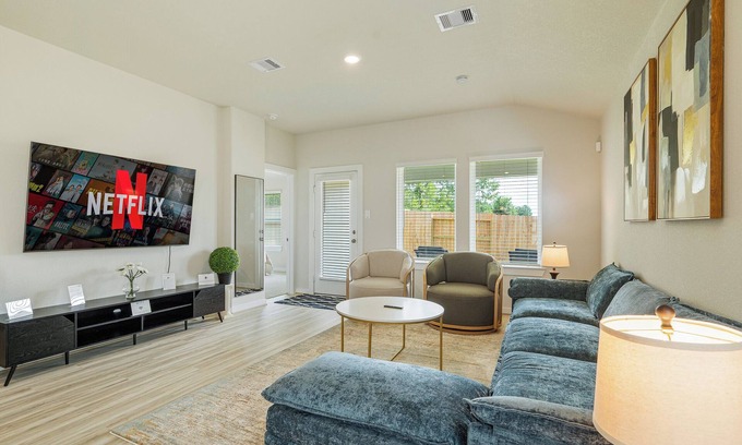 Montgomery House | Serene 4BR Retreat at Lake Conroe