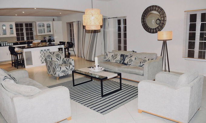 Inch Marlowe Villa | Serene Beautiful Villa in Inch Marlowe sleeps 8, with pool next to Lady Bay