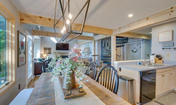 Pedlars Edge House | Serene Hideaway with Views, 1 Mi to Hike and Ski!