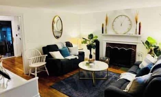 Sudbury House | Serene Home Nestled in Nature