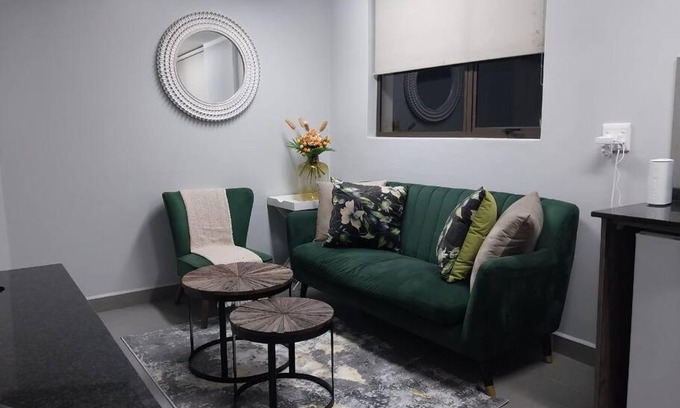 Quigney Beach Apartment | Serene Sanctuary with Ocean View