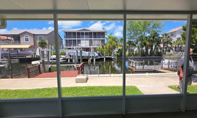 Hudson House | Serenity by The Sea and Boaters Paradise