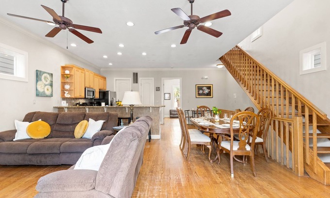 Crescent Beach House | Serenity by the Sea! 4BR Retreat, Sleeps 12, Walk to Beach & Community Pool