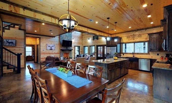 Broken Bow Cabin | Serenity Creek Luxury Cabin - Family friendly, Secluded Woods and Creek