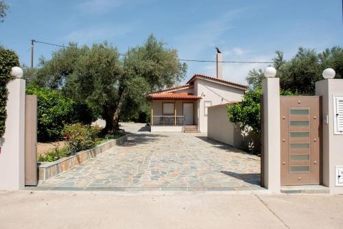 Aigio Villa | Serenity Guesthouse