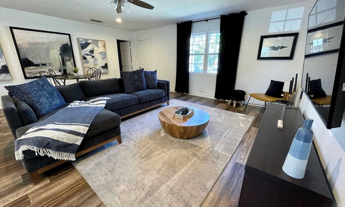 Lubbock House | Serenity Stay - 3BR 2BA - South Lubbock