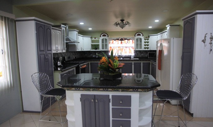 Penal-Debe House | Serenity with outdoor Brick Oven