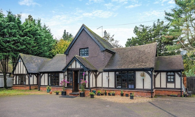 Brentwood Cottage | Set on 8-acres, with wild deer roaming around.