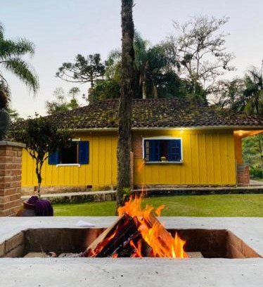 Apiai House | Seu Refúgio com Lareira Próximo ao Petar